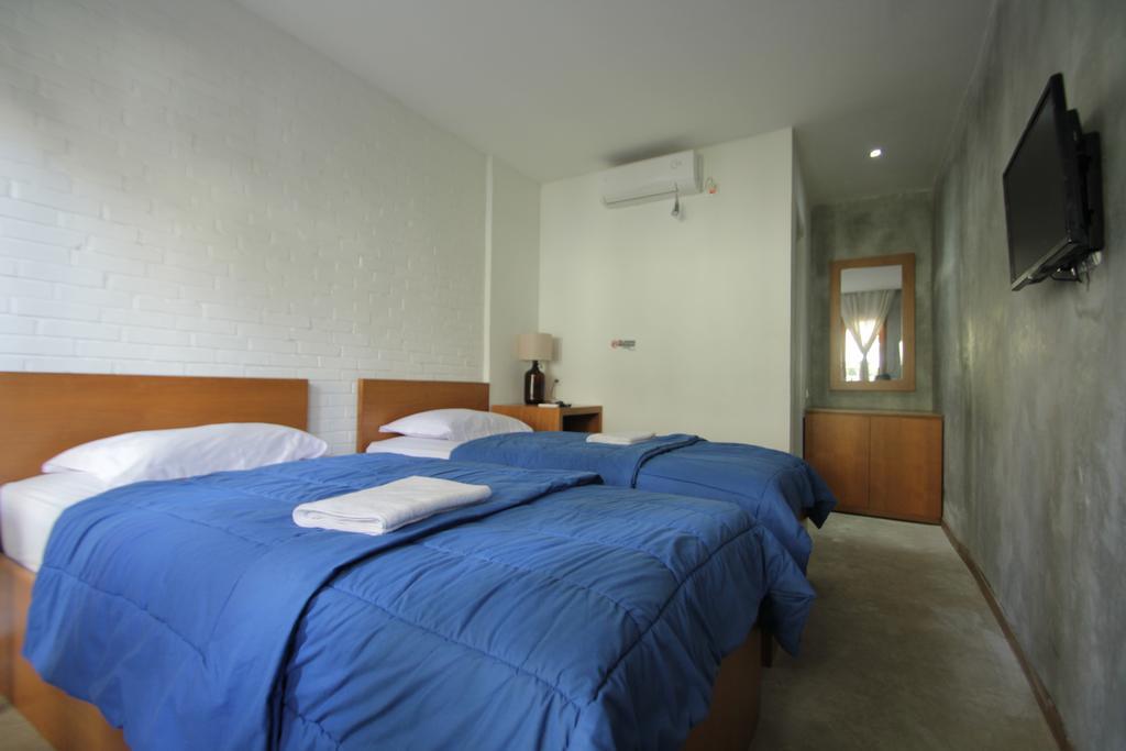 Pawon Cokelat Guesthouse Джок'якарта Номер фото