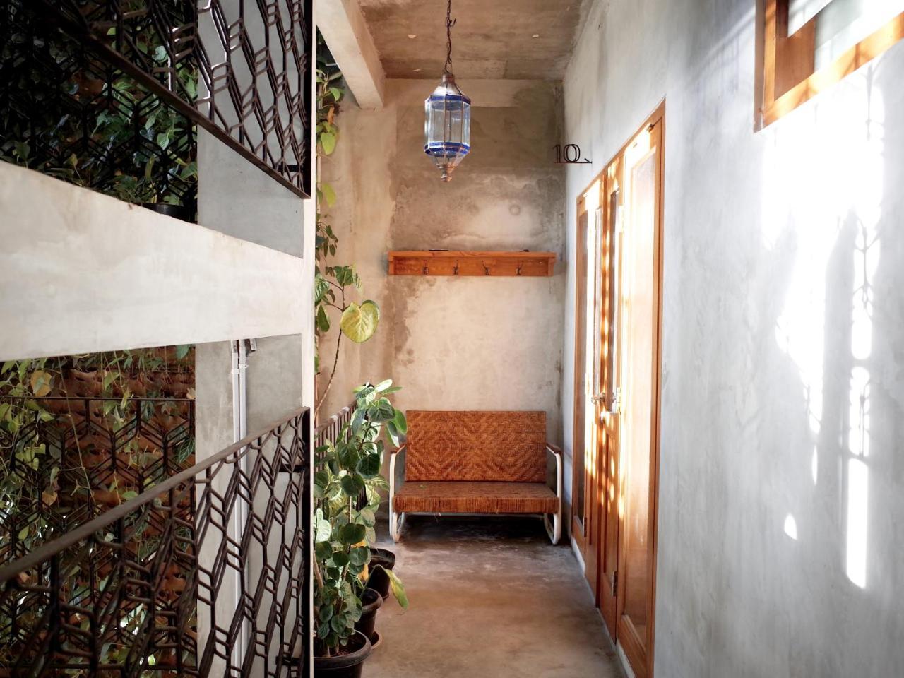 Pawon Cokelat Guesthouse Джок'якарта Екстер'єр фото