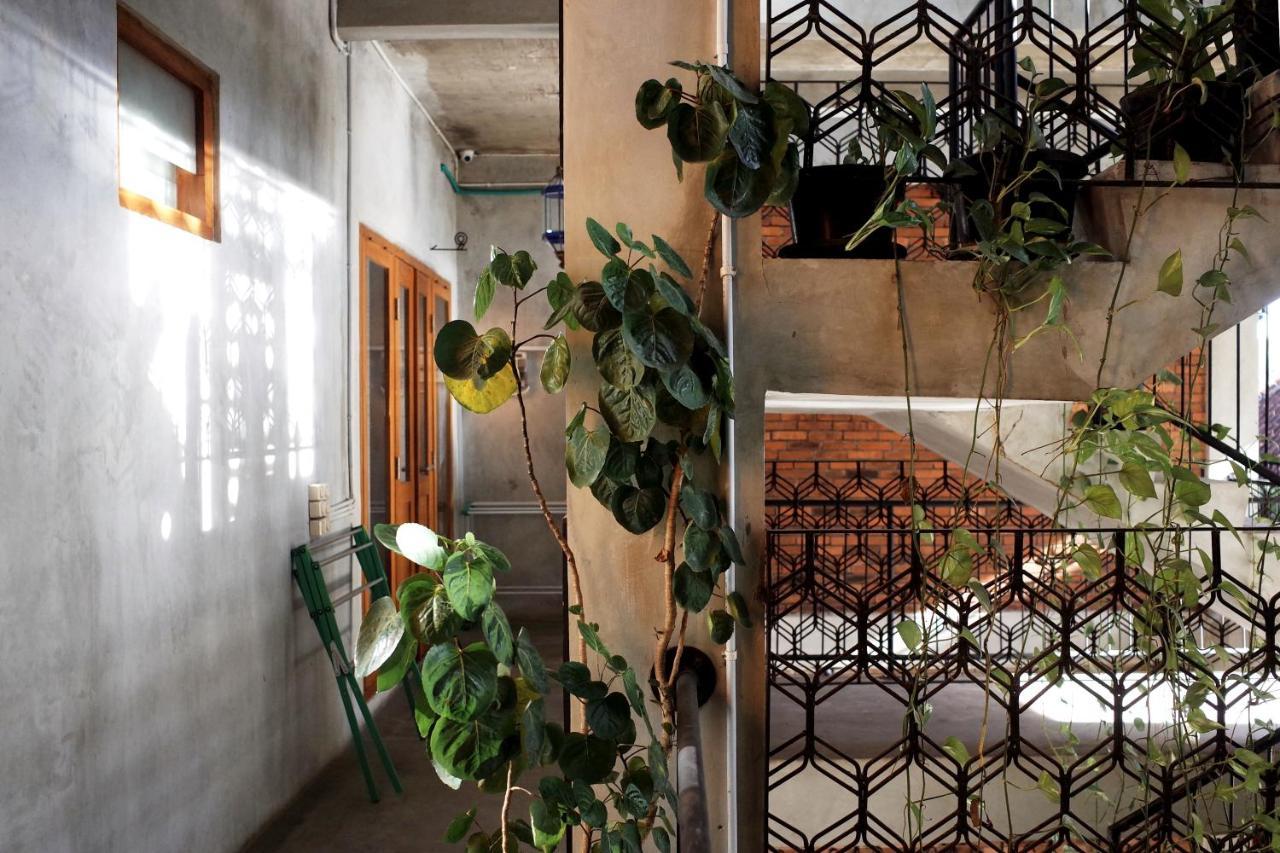 Pawon Cokelat Guesthouse Джок'якарта Екстер'єр фото
